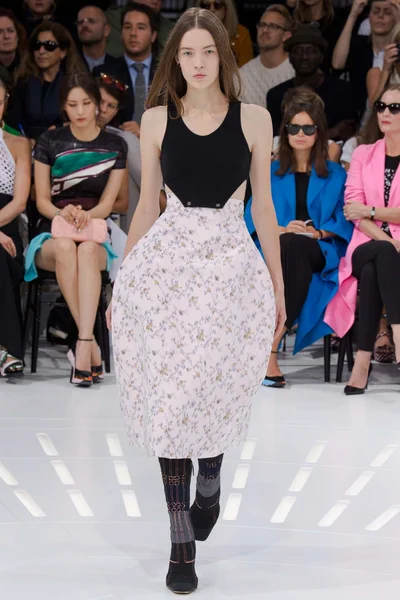 Look 14
